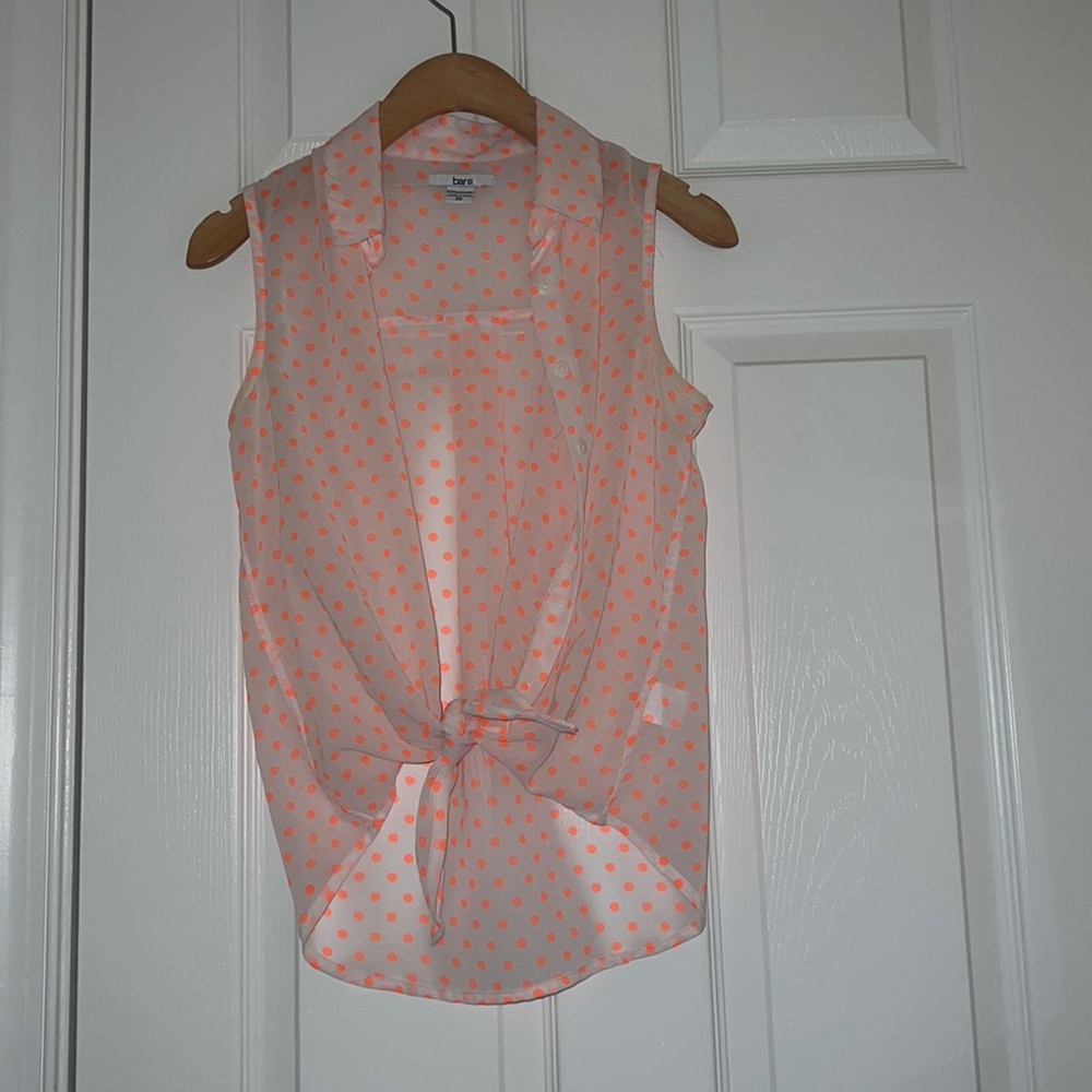 Beautiful bar III button down top with tie in front.